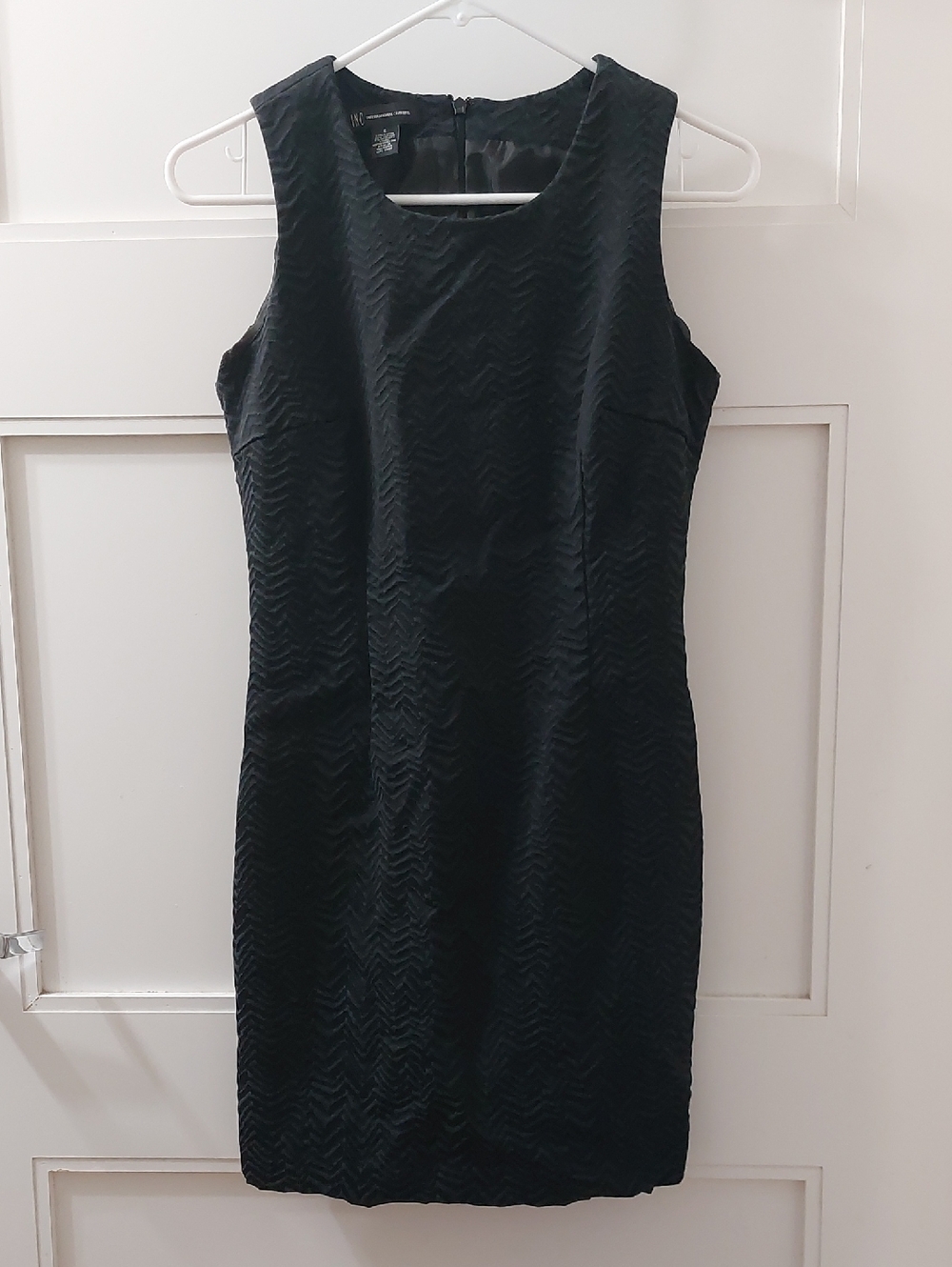 INC International Concepts Black Textured Sleeveless Sheath Dress